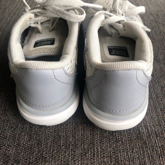 Toddler Boys Nike’s - Picture 5 of 6